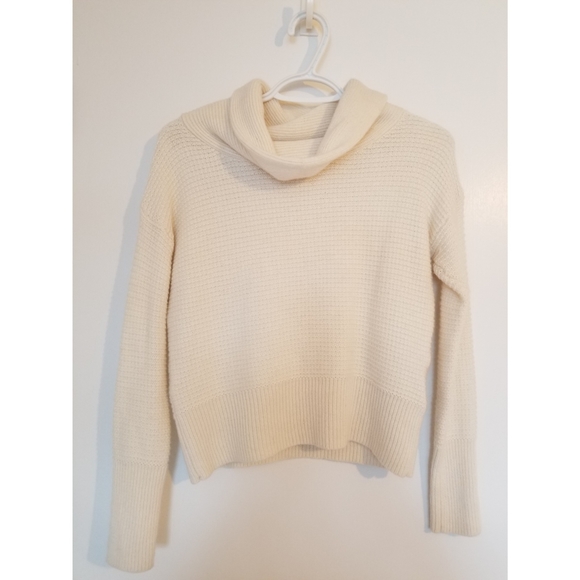 Banana Republic Sweaters - 🌸3/$30 Banana Republic Cowl Neck Knit Sweater XS